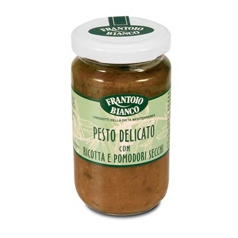 Pesto delicato con ricotta e pomodori secchi